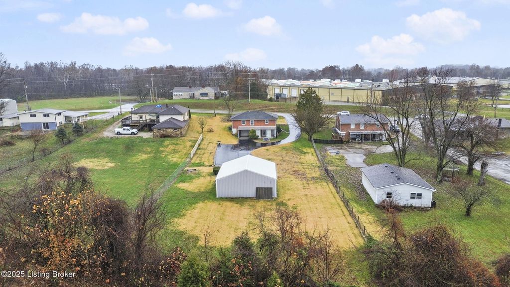 Photo of 5307 Grant Line Rd, New Albany, IN 47150 (MLS # 1704055)