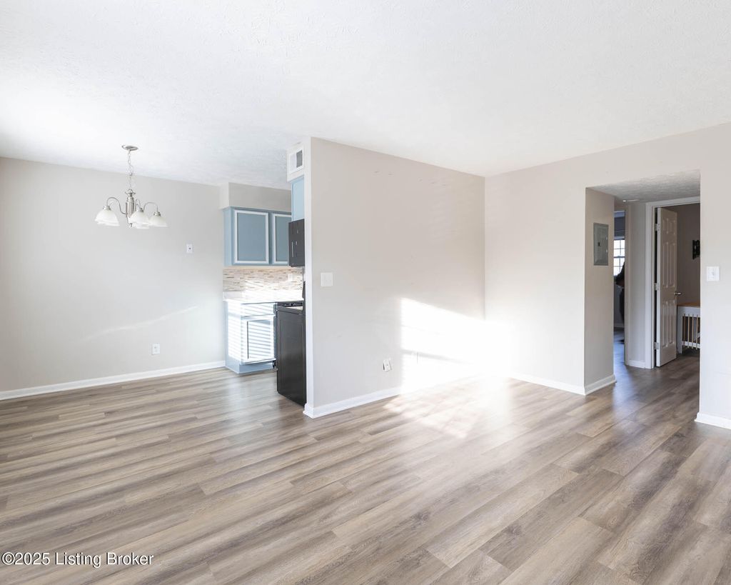 Photo of 239 Middletown Square, Louisville, KY 40243 (MLS # 1704593)