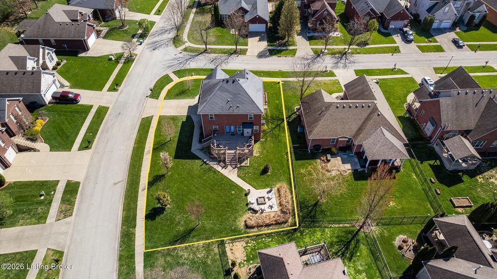 Photo of 7900 Emma Ct, Louisville, KY 40291 (MLS # 1712775)