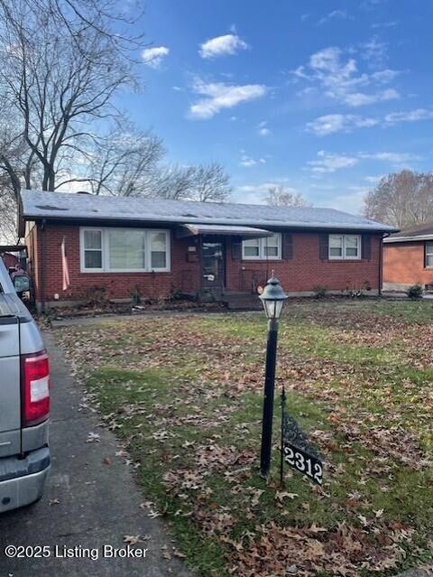 Photo of 2312 Thistledawn Dr, Louisville, KY 40216 (MLS # 1704930)