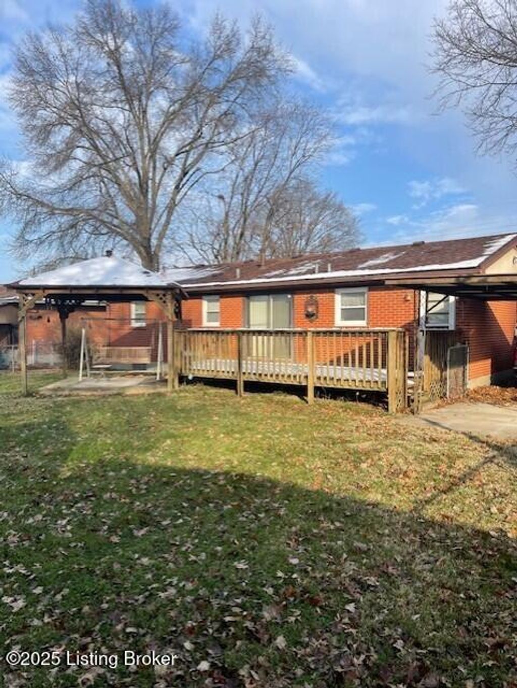 Photo of 2312 Thistledawn Dr, Louisville, KY 40216 (MLS # 1704930)