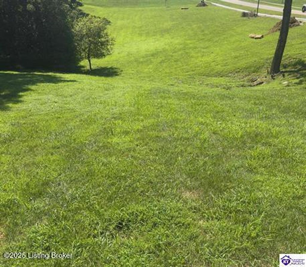Photo of 0 Villa Ray Dr, Radcliff, KY 40160 (MLS # 1706514)