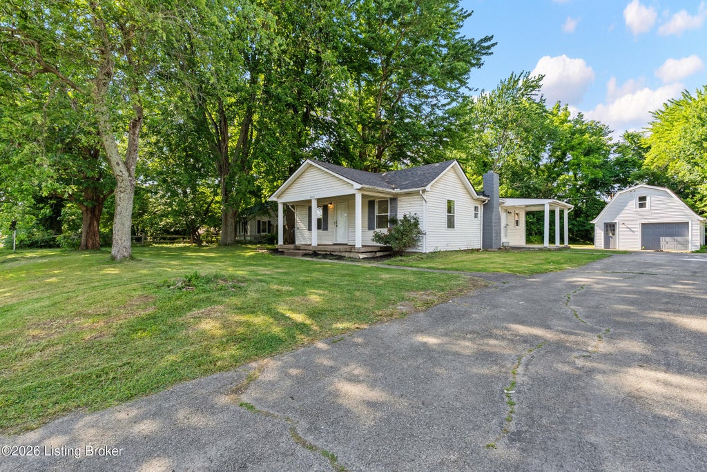 Photo of 3613 Mud Ln, Louisville, KY 40229 (MLS # 1719702)