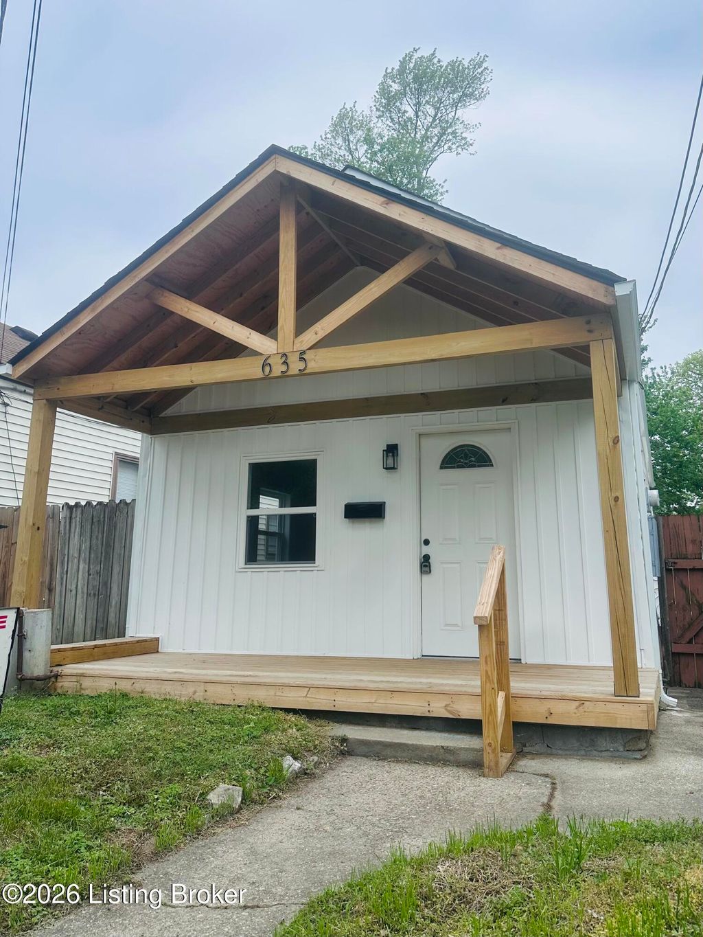 Photo of 635 Lynn St, Louisville, KY 40217 (MLS # 1716367)