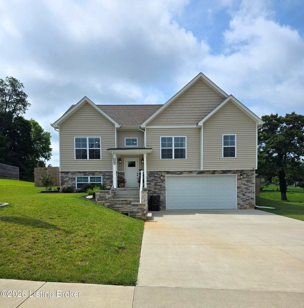 Photo of 110 Brookhaven Dr, Vine Grove, KY 40175 (MLS # 1722965)