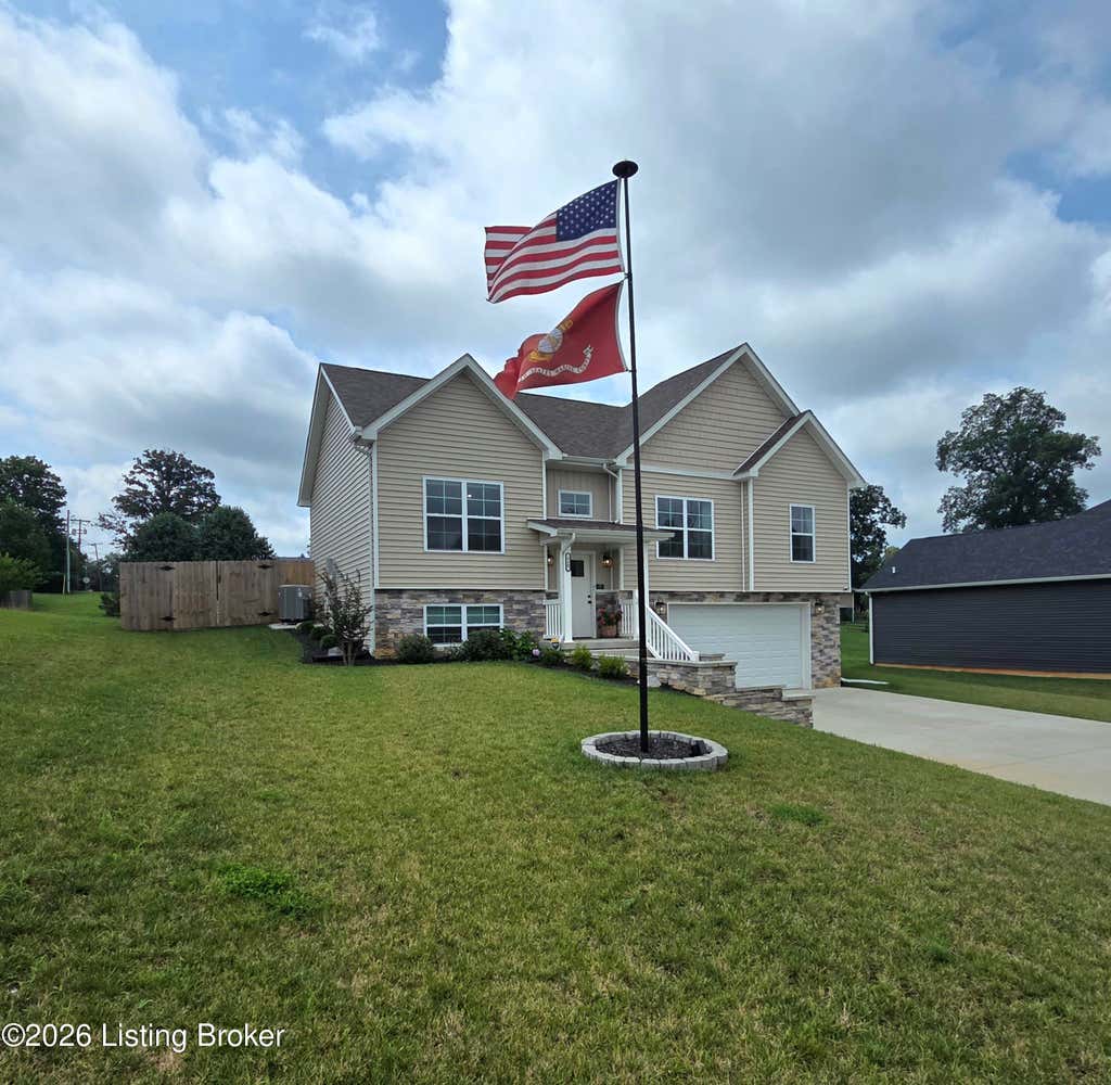Photo of 110 Brookhaven Dr, Vine Grove, KY 40175 (MLS # 1722965)