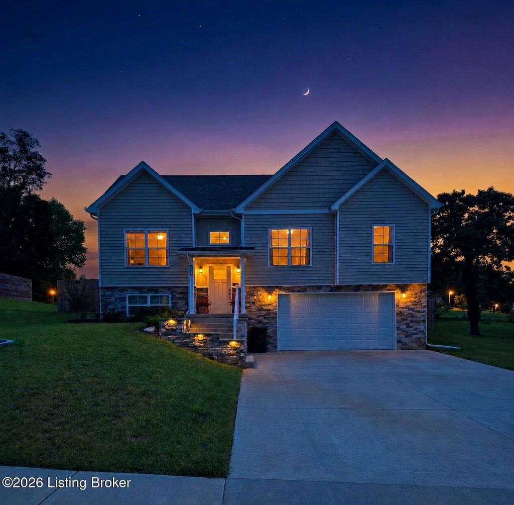 Photo of 110 Brookhaven Dr, Vine Grove, KY 40175 (MLS # 1722965)