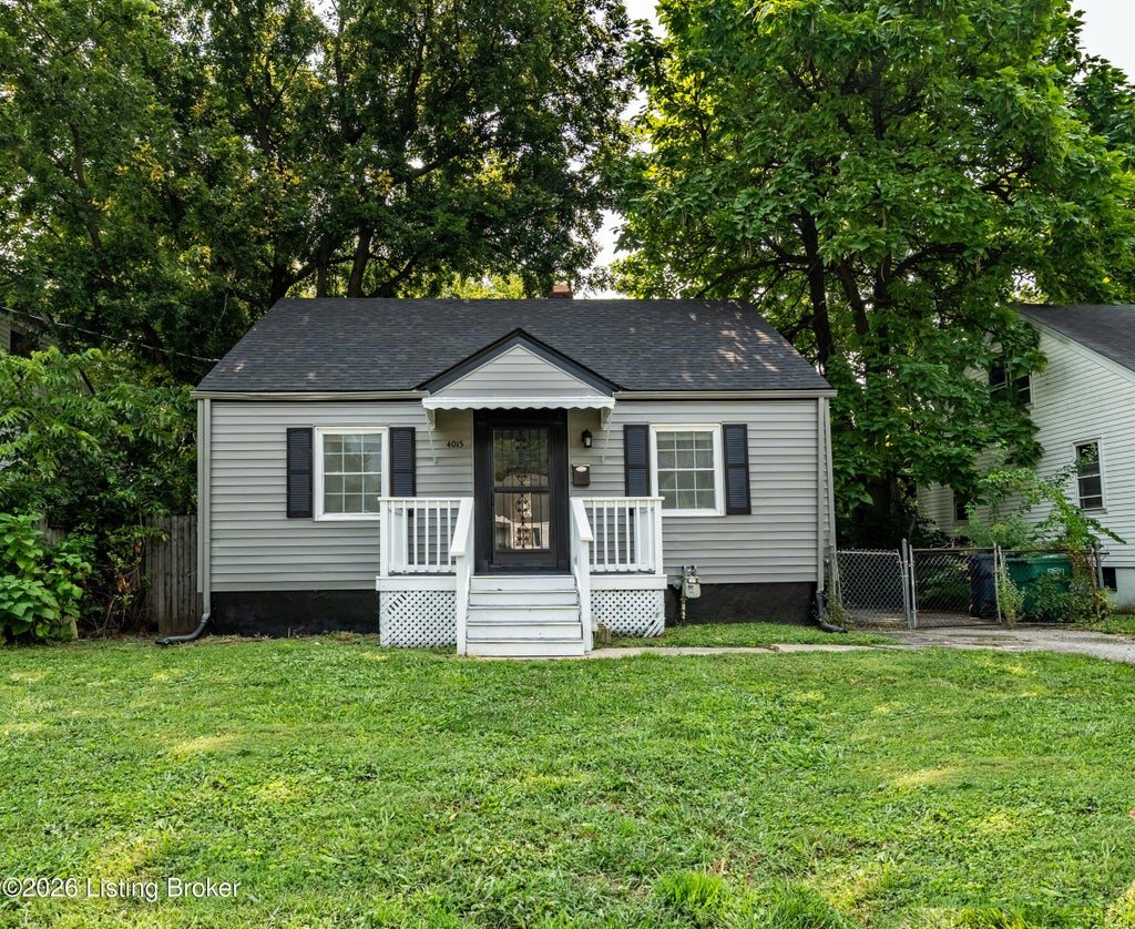 Photo of 4015 Valley View Dr, Louisville, KY 40216 (MLS # 1726428)
