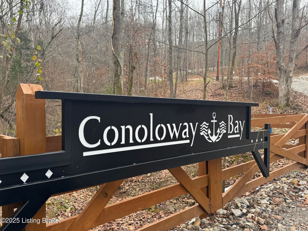 Photo of 303 Conoloway Bay Dr, Clarkson, KY 42726 (MLS # 1704868)