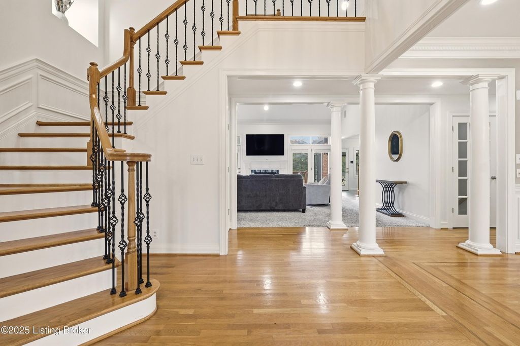 Photo of 12623 Ridgemoor Dr, Prospect, KY 40059 (MLS # 1706385)