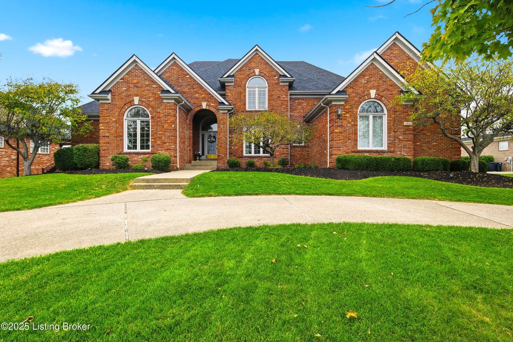 Photo of 12623 Ridgemoor Dr, Prospect, KY 40059 (MLS # 1706385)