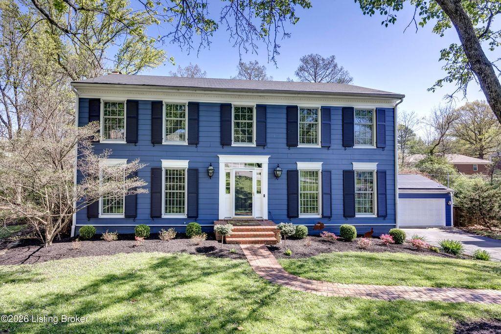 Photo of 1907 Daleview Ln, Louisville, KY 40207 (MLS # 1713965)