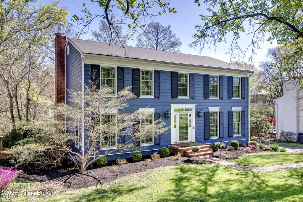 Photo of 1907 Daleview Ln, Louisville, KY 40207 (MLS # 1713965)