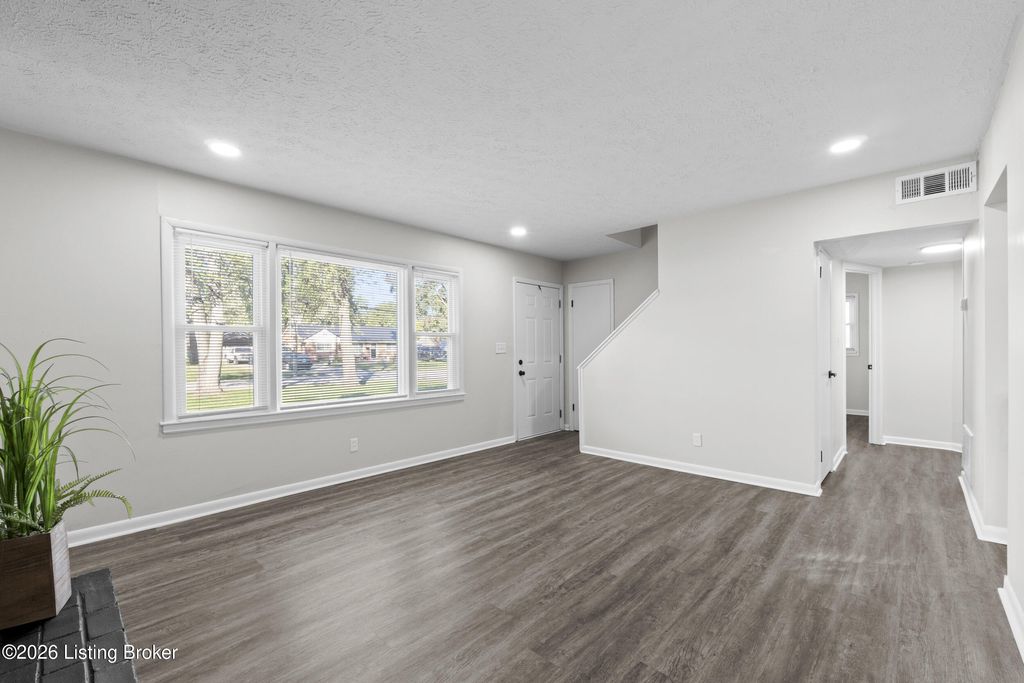 Photo of 9221 Omar Khayyam Blvd, Louisville, KY 40272 (MLS # 1708536)