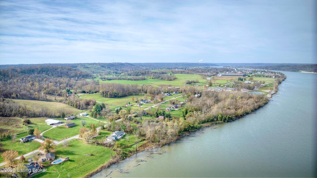 Photo of 986 E US Highway 42, Warsaw, KY 41095 (MLS # 1706412)