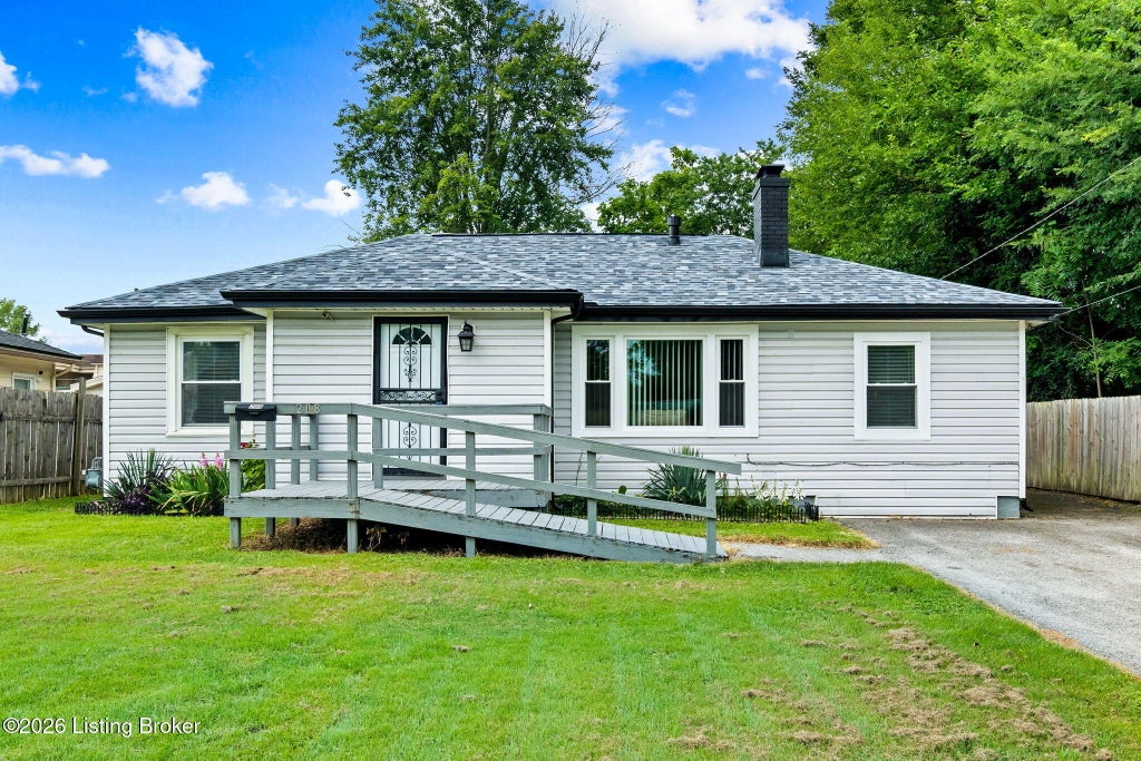 Photo of 208 Downes Ln, Louisville, KY 40214 (MLS # 1724028)