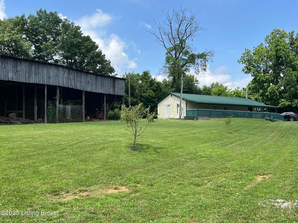 Photo of 211 Jackson Hill Rd, Shepherdsville, KY 40165 (MLS # 1700671)