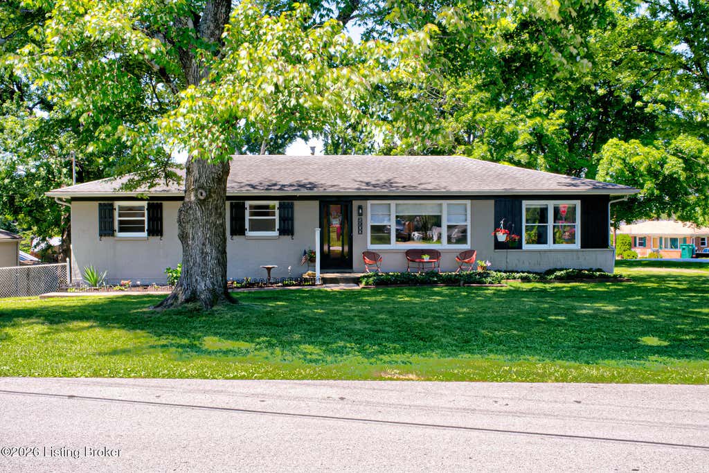 Photo of 5900 Bluestone Rd, Louisville, KY 40219 (MLS # 1719445)