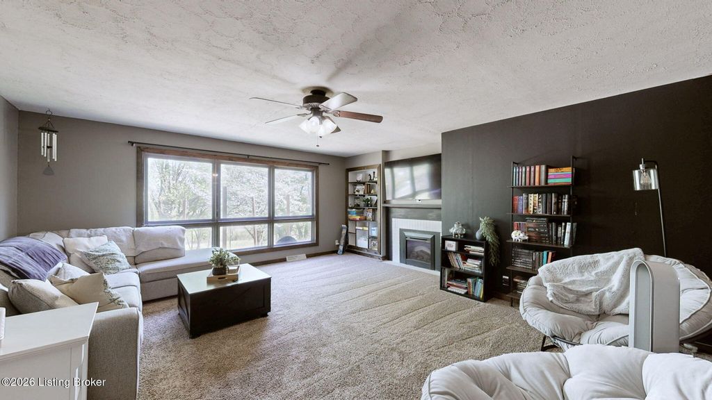 Photo of 1707 Hilltop Dr, Carrollton, KY 41008 (MLS # 1714766)