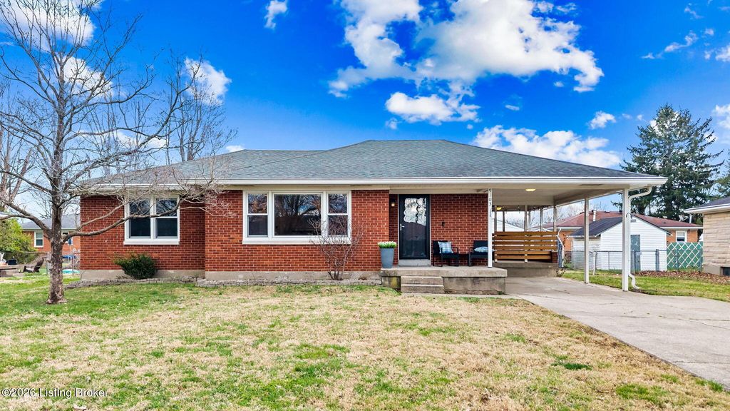 Photo of 9103 Chenault Rd, Louisville, KY 40258 (MLS # 1711796)