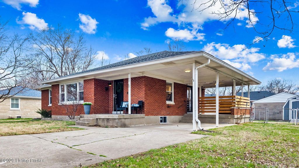 Photo of 9103 Chenault Rd, Louisville, KY 40258 (MLS # 1711796)