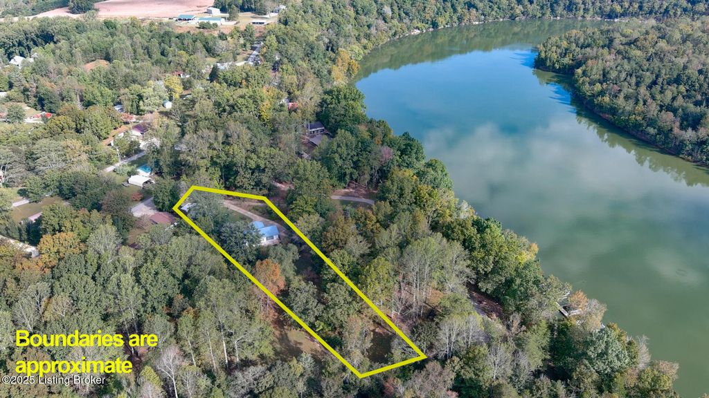 Photo of 70 Dreamland Rd, Clarkson, KY 42726 (MLS # 1719160)