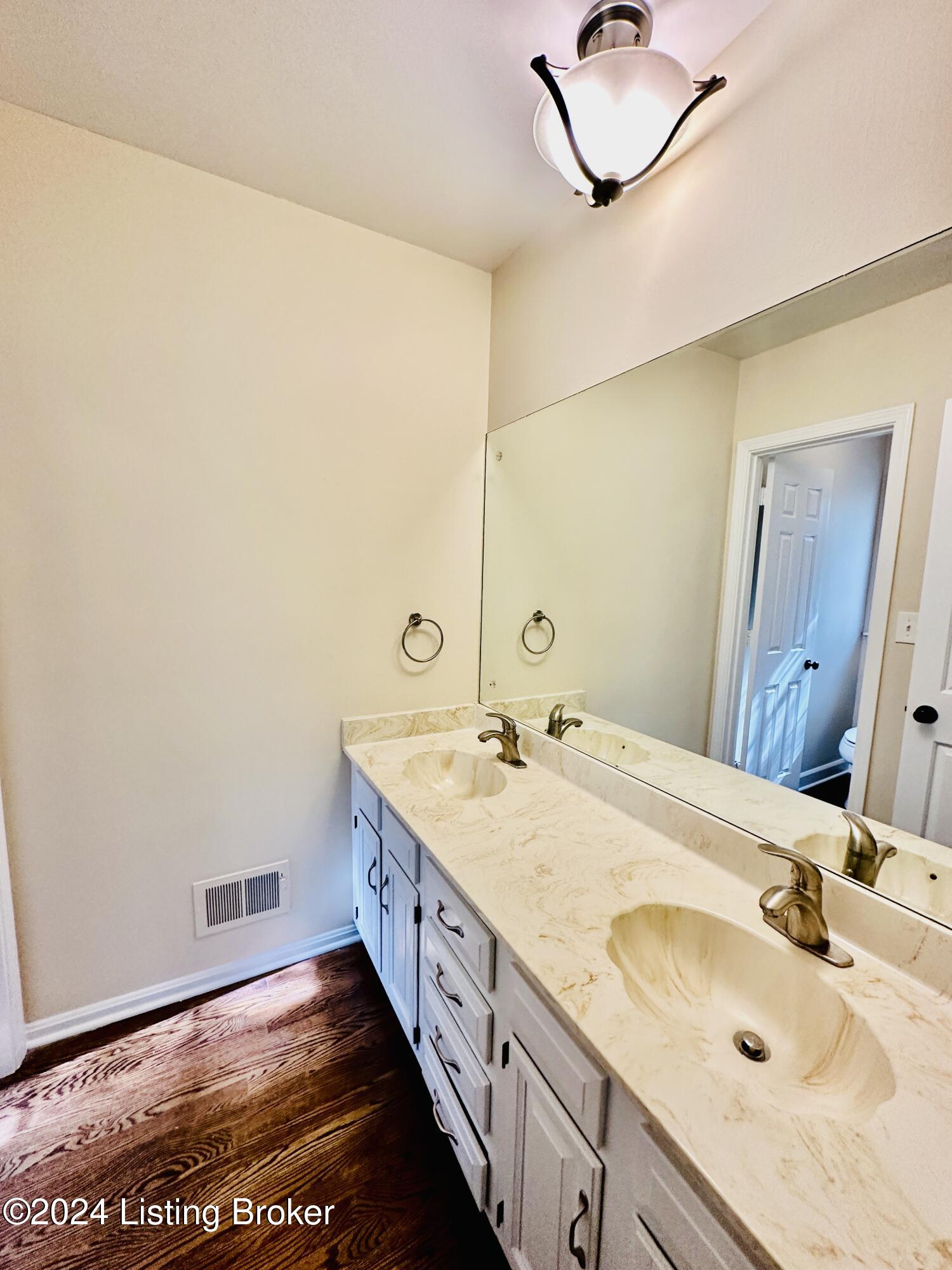 5220 Moccasin Trail, Louisville, Kentucky image 21