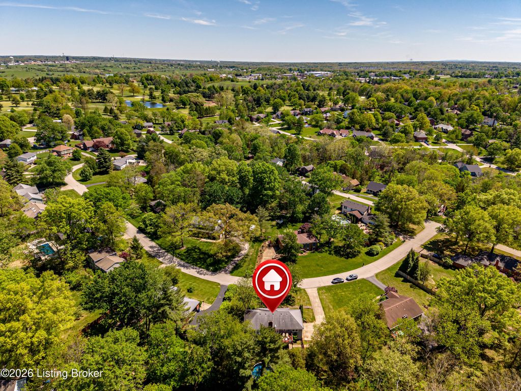 Photo of 5121 McGregor Dr, La Grange, KY 40031 (MLS # 1715259)