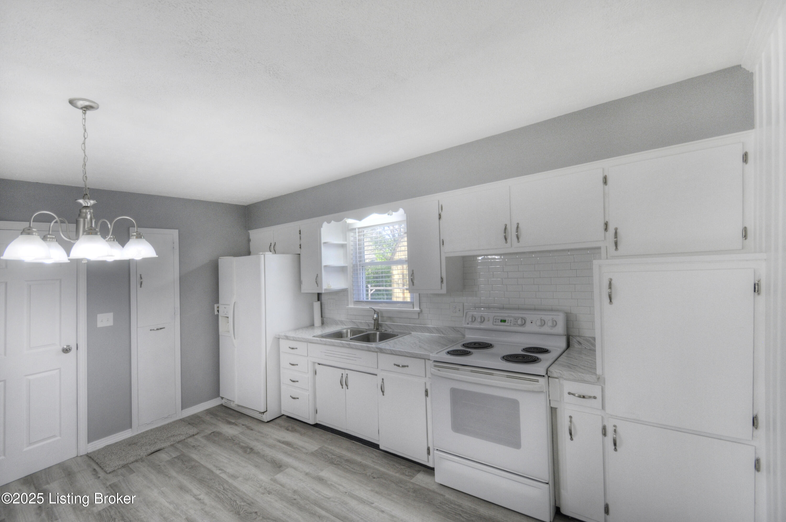 7800 Jonquil Dr, Louisville, Kentucky image 4