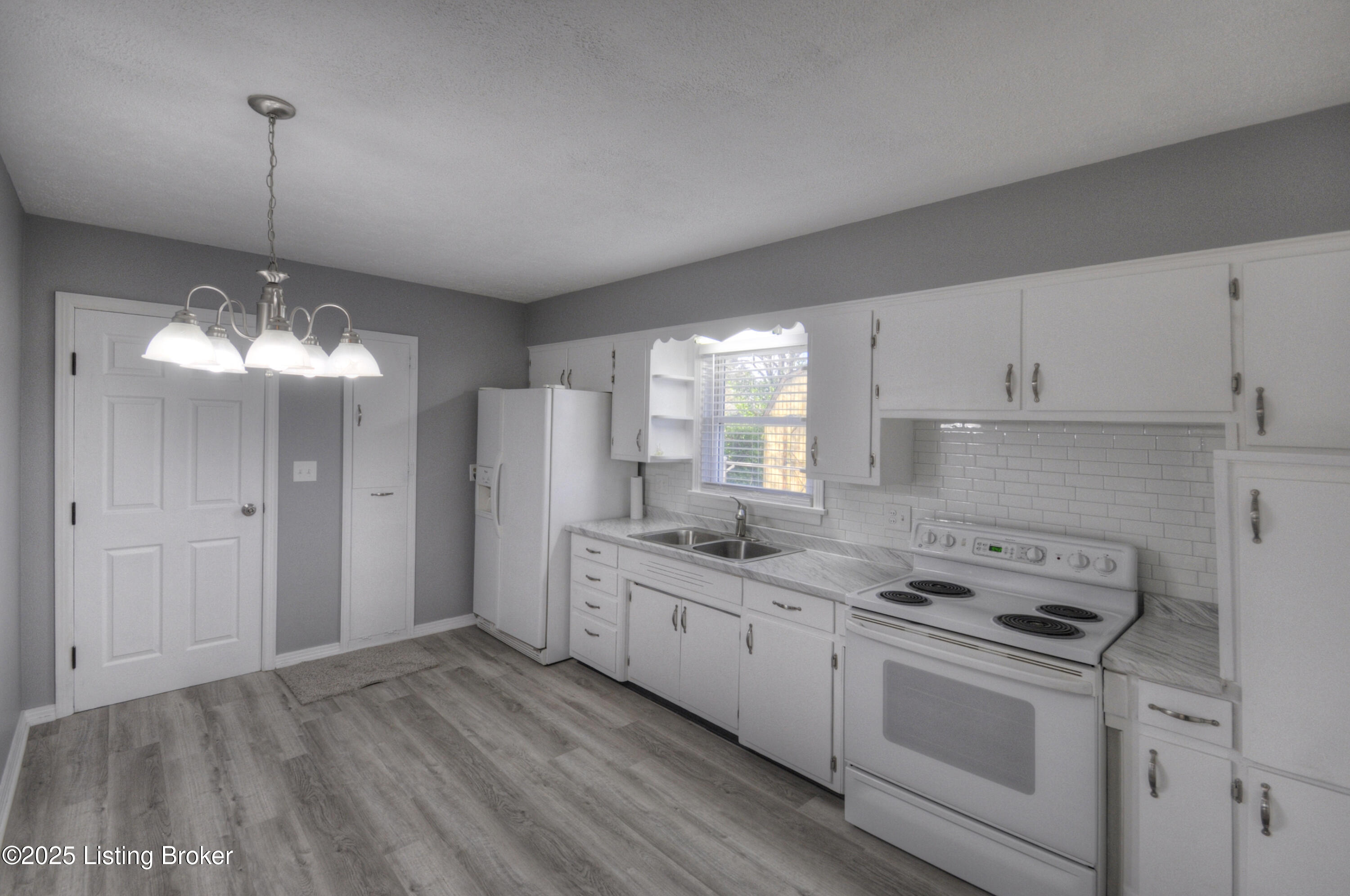 7800 Jonquil Dr, Louisville, Kentucky image 5