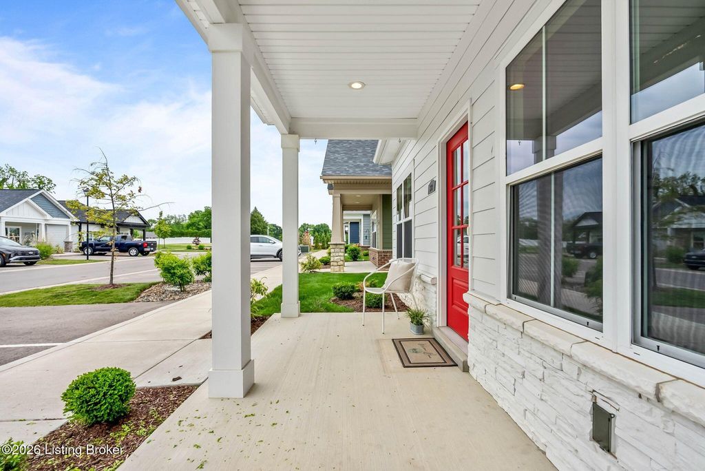 Photo of 809 Rosemary Ln, La Grange, KY 40031 (MLS # 1716461)