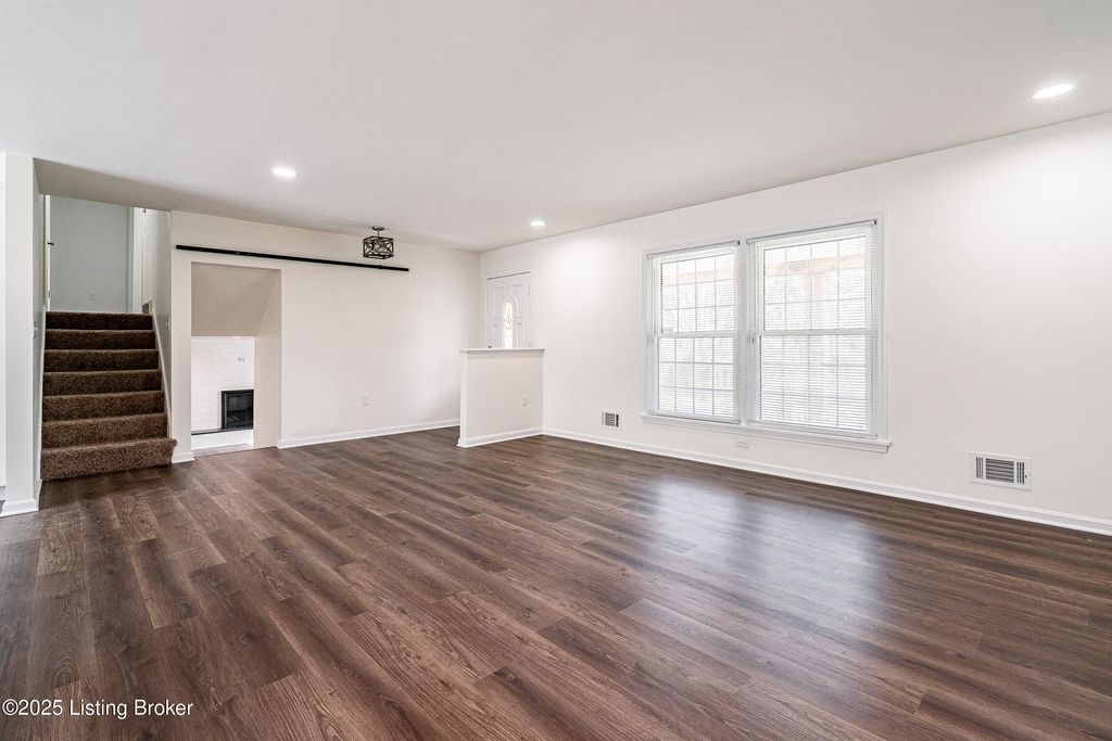 Photo of 3801 Iron Horse Way, Louisville, KY 40272 (MLS # 1707859)