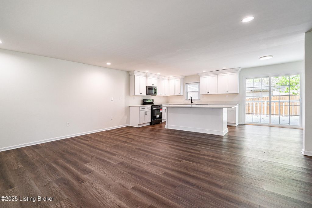 Photo of 3801 Iron Horse Way, Louisville, KY 40272 (MLS # 1707859)