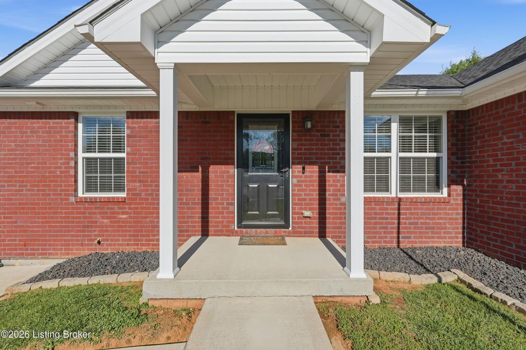 Photo of 120 Quiet Spring Dr, Bardstown, KY 40004 (MLS # 1717561)