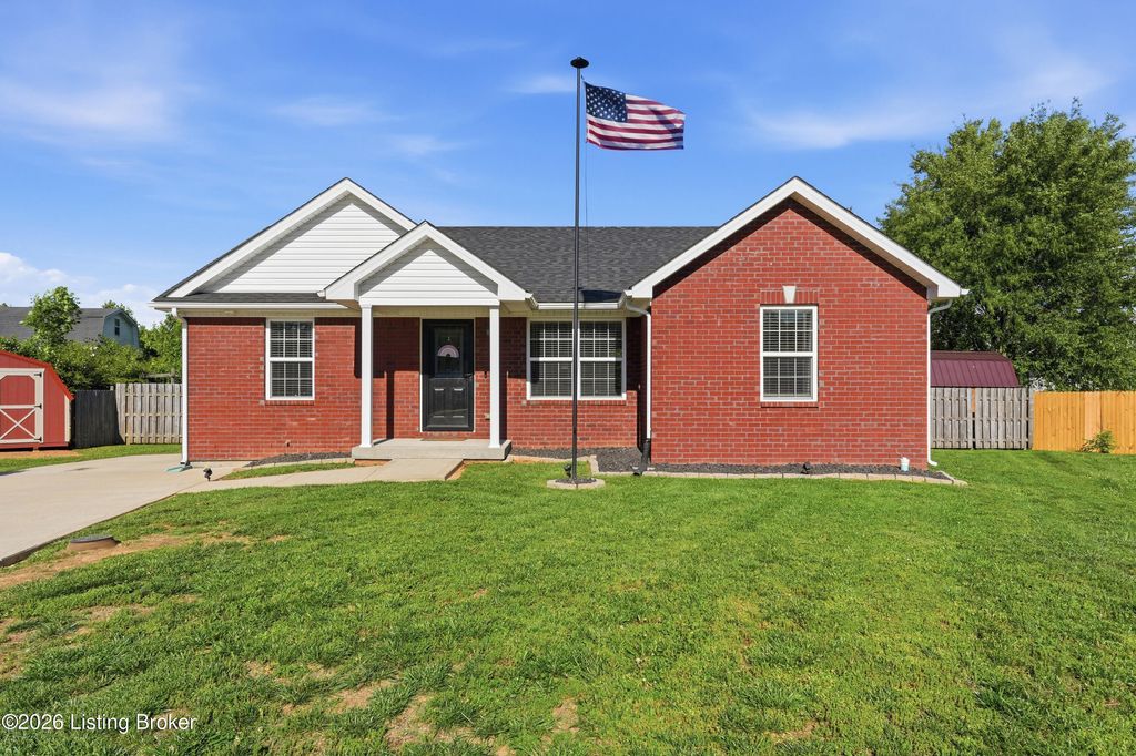 Photo of 120 Quiet Spring Dr, Bardstown, KY 40004 (MLS # 1717561)