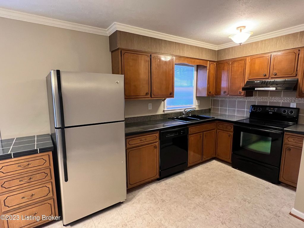 Photo of 8217 Zelma Fields Ave, Louisville, KY 40228 (MLS # 1716987)