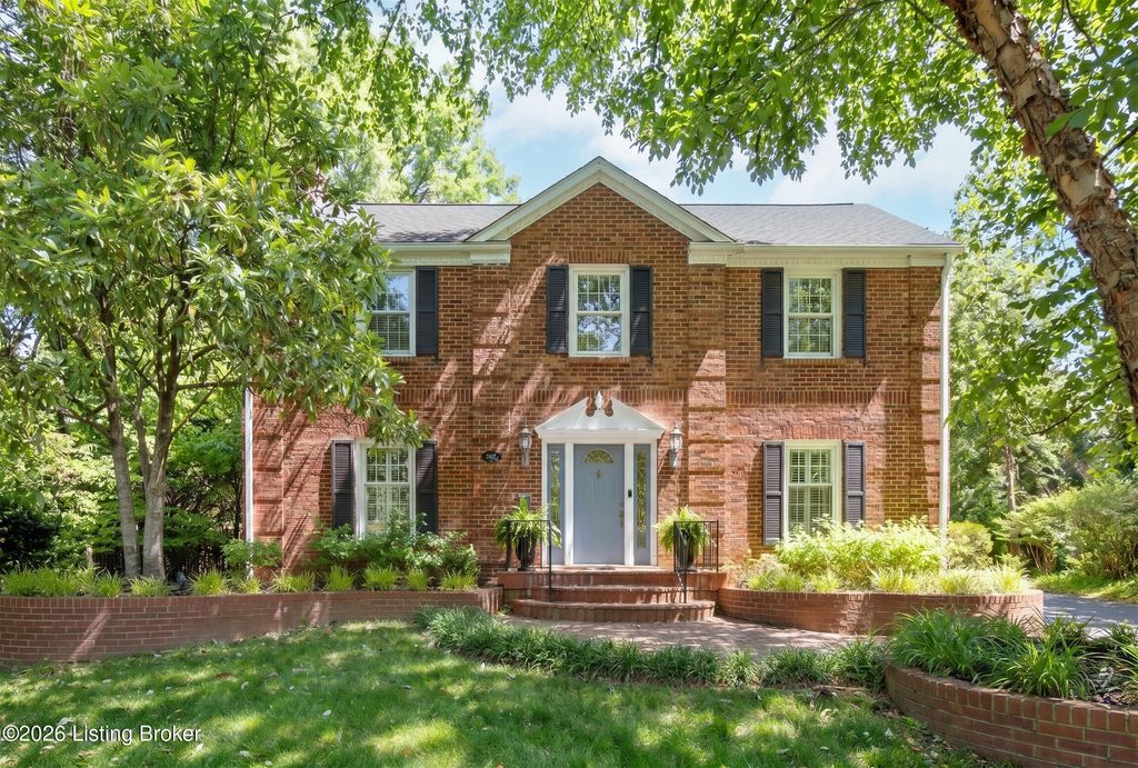 Photo of 2802 Lexington Rd, Louisville, KY 40206 (MLS # 1720023)