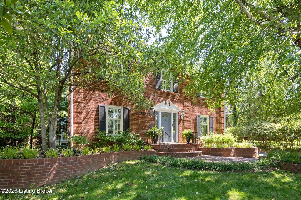 Photo of 2802 Lexington Rd, Louisville, KY 40206 (MLS # 1720023)