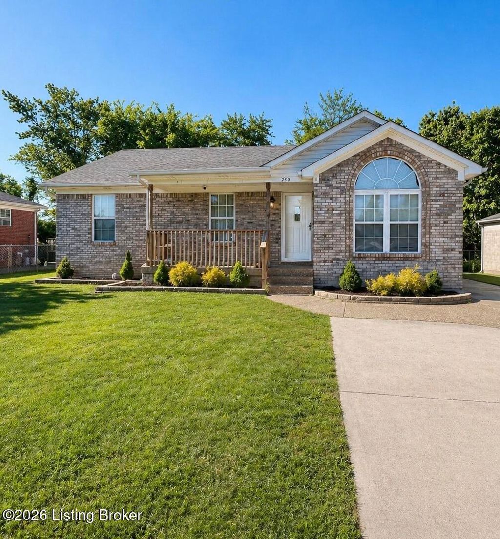 Photo of 250 4th Ave, Shepherdsville, KY 40165 (MLS # 1715758)