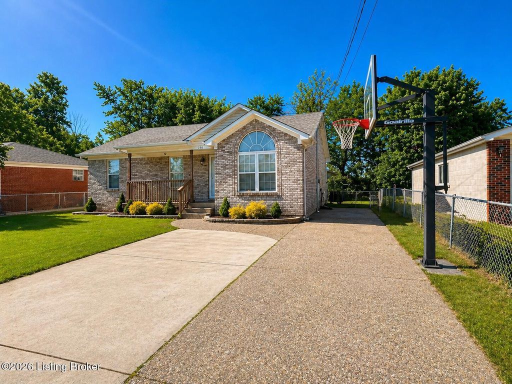Photo of 250 4th Ave, Shepherdsville, KY 40165 (MLS # 1715758)