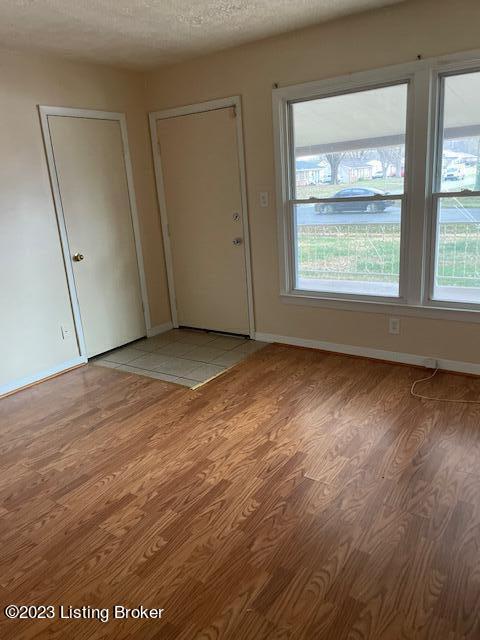 Tiny photo for 10611 Grafton Hall Rd, Louisville, KY 40272 (MLS # 1729614)