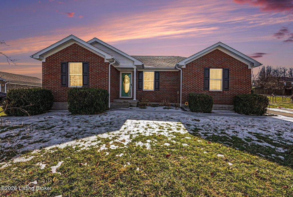 Photo of 105 Haverly Dr, Bardstown, KY 40004 (MLS # 1706398)