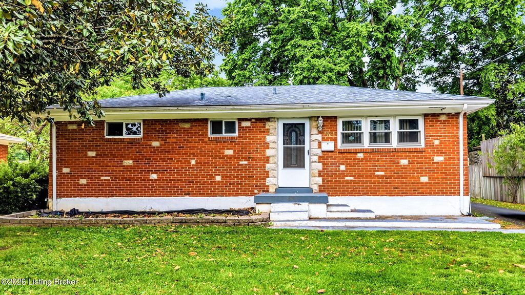 Photo of 7710 Carnation Dr, Louisville, KY 40258 (MLS # 1716426)