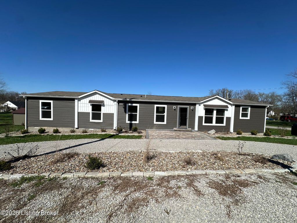 Photo of 115 E Maple St, Irvington, KY 40146 (MLS # 1711483)