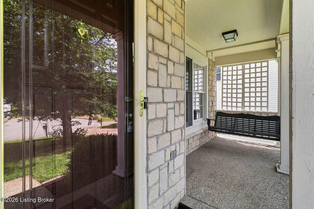Photo of 5207 Rainmaker Ct, Louisville, KY 40229 (MLS # 1719200)