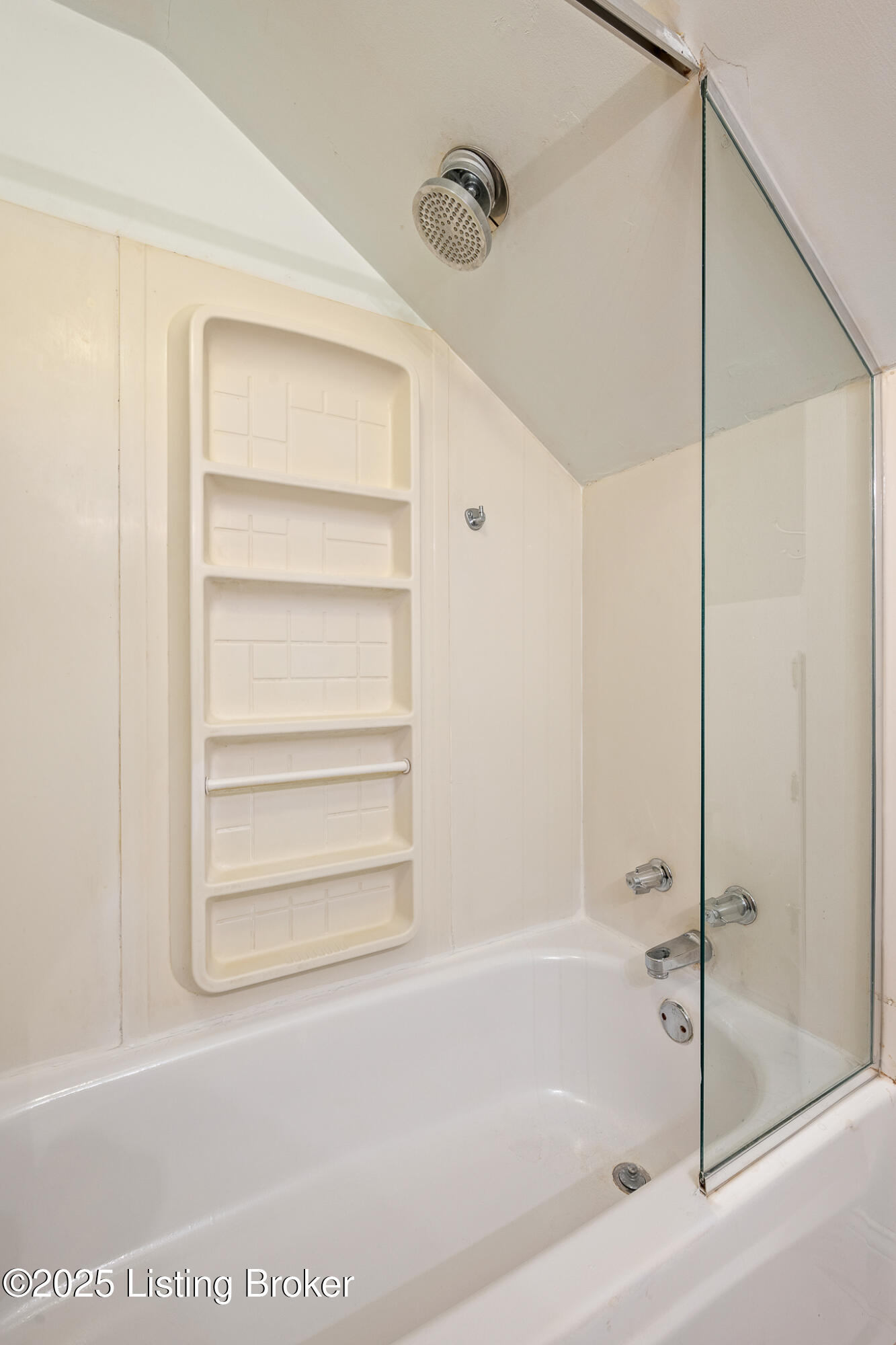 1621 Richmond Dr, Louisville, Pennsylvania image 28