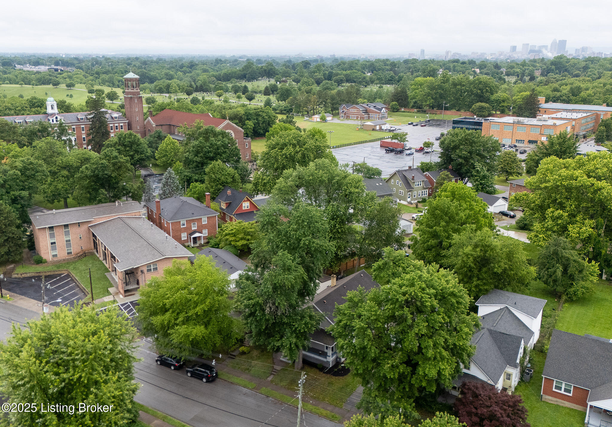 1621 Richmond Dr, Louisville, Pennsylvania image 3