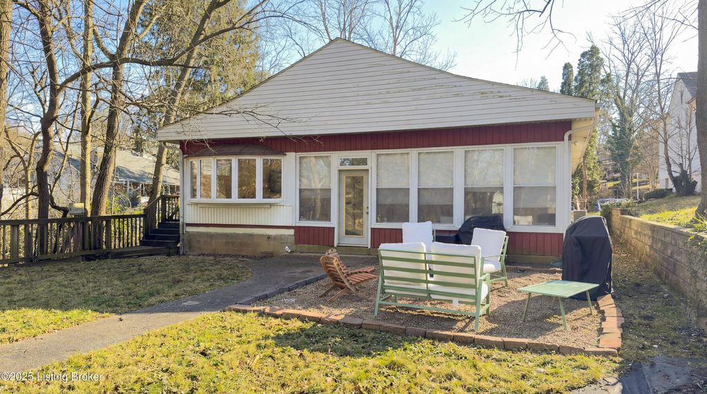 Photo of 2345 Sycamore Ave, Louisville, KY 40206 (MLS # 1706636)