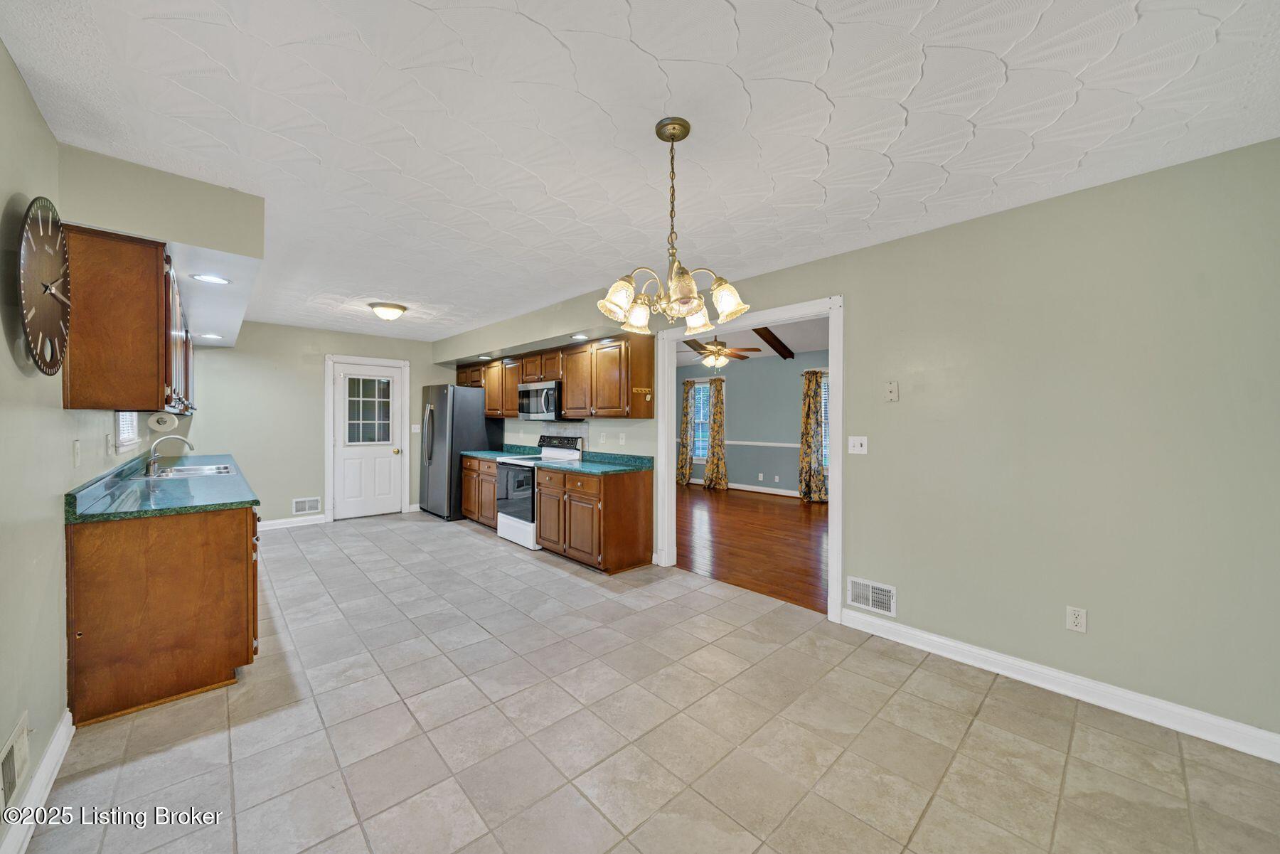 105 Highland Dr, Bardstown, Kentucky image 10