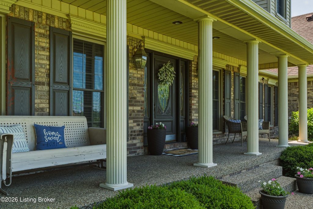 Photo of 1103 Metalwood Dr, Bardstown, KY 40004 (MLS # 1716225)